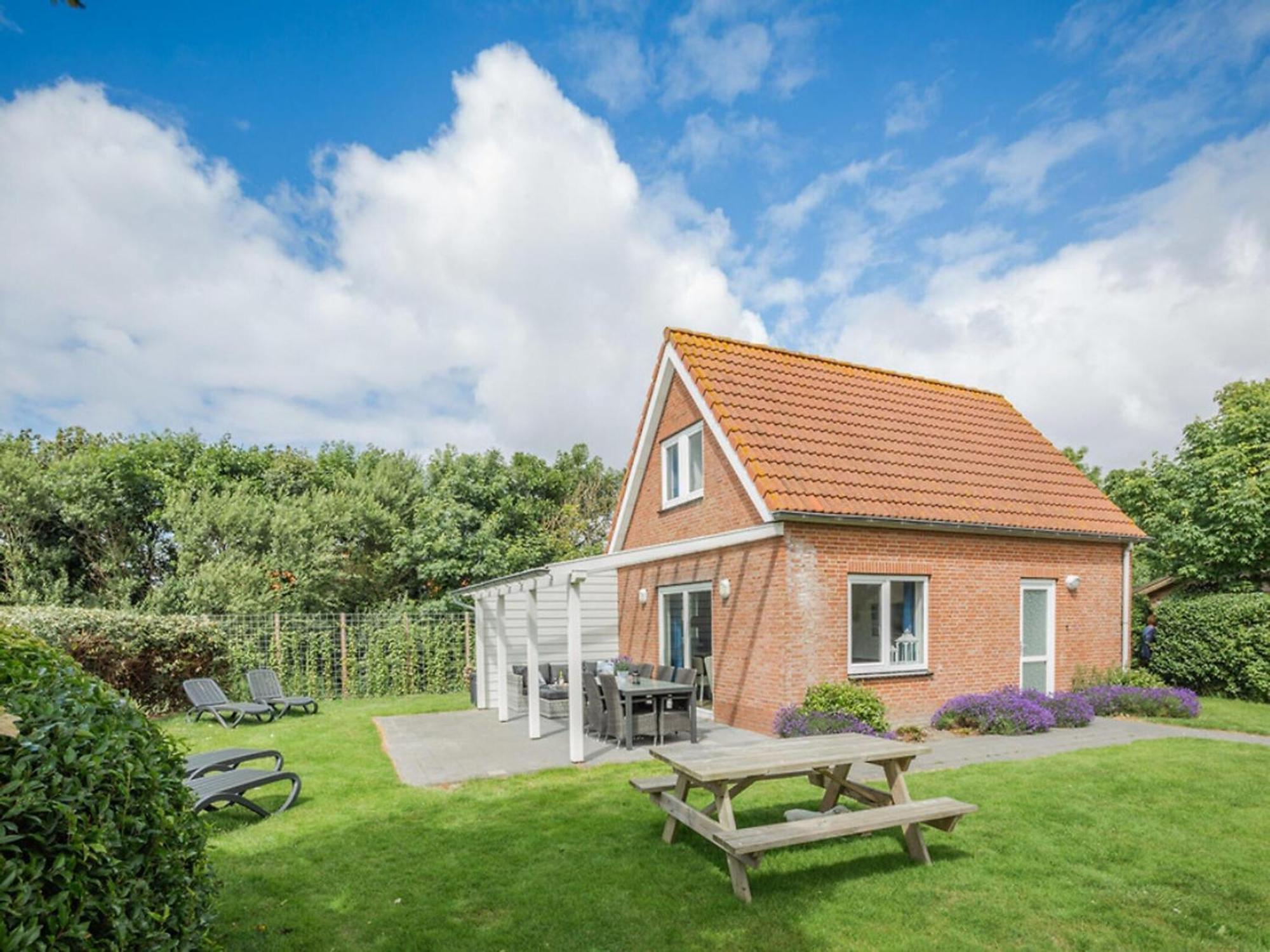 Great Farmhouse In De Cocksdorp With Garden Esterno foto